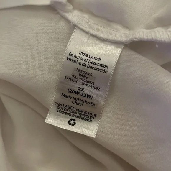 Women’s Plus 2X Button Down Blouse w/Lattice Detail - Picture 5 of 5